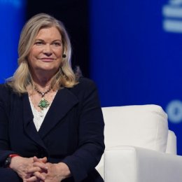 ‘Bitcoin Senator’ Cynthia Lummis ने डेमोक्रेट्स पर Crypto Clarity Act को रोकने का आरोप लगाया